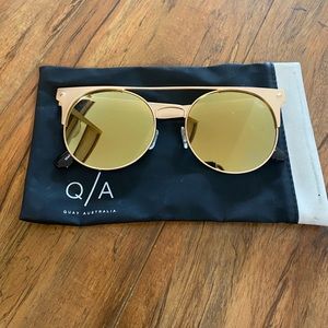 QUAY Australia sunglasses gold shiny brand new *Mint*